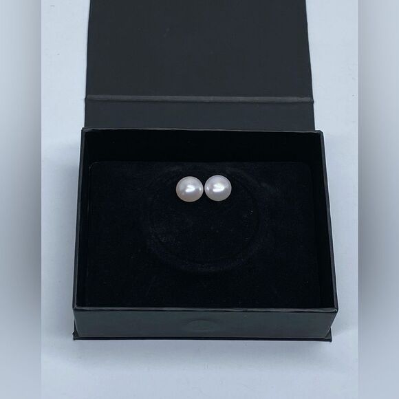 Saks Fifth Avenue Collection 14K Gold Freshwater Button Pearl Stud Earring - Picture 2 of 7